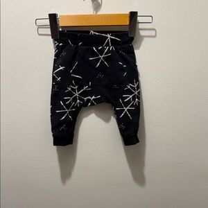 Miles baby harem snowflake pants in black, 3-6 months
